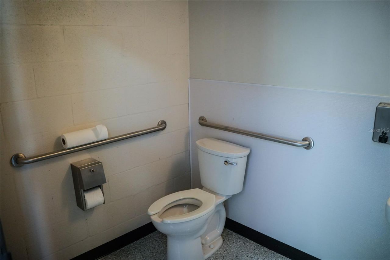 2051 Gandy Boulevard N, Unit 400, Saint Petersburg, FL 33702 Photo