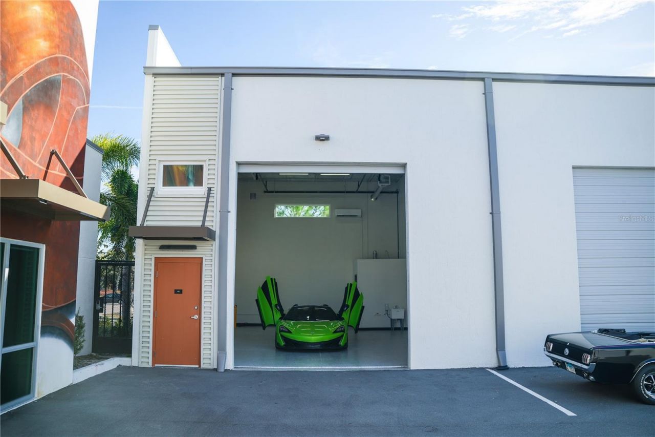 2051 Gandy Boulevard N, Unit 400, Saint Petersburg, FL 33702 Photo