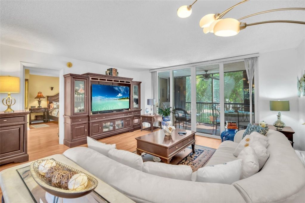 3910 Inverrary Boulevard, Unit 308-b, Lauderhill, FL 33319 Photo