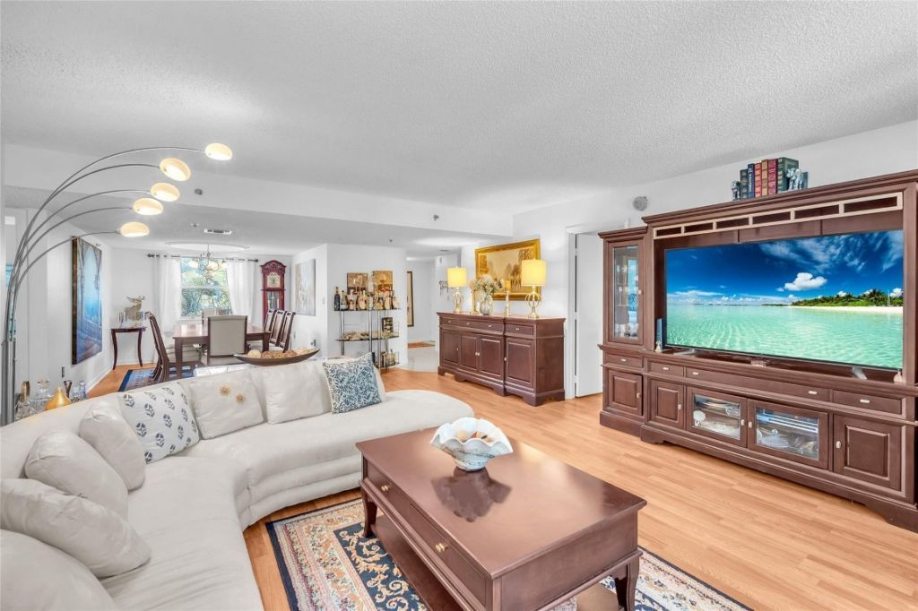 3910 Inverrary Boulevard, Unit 308-b, Lauderhill, FL 33319 Photo