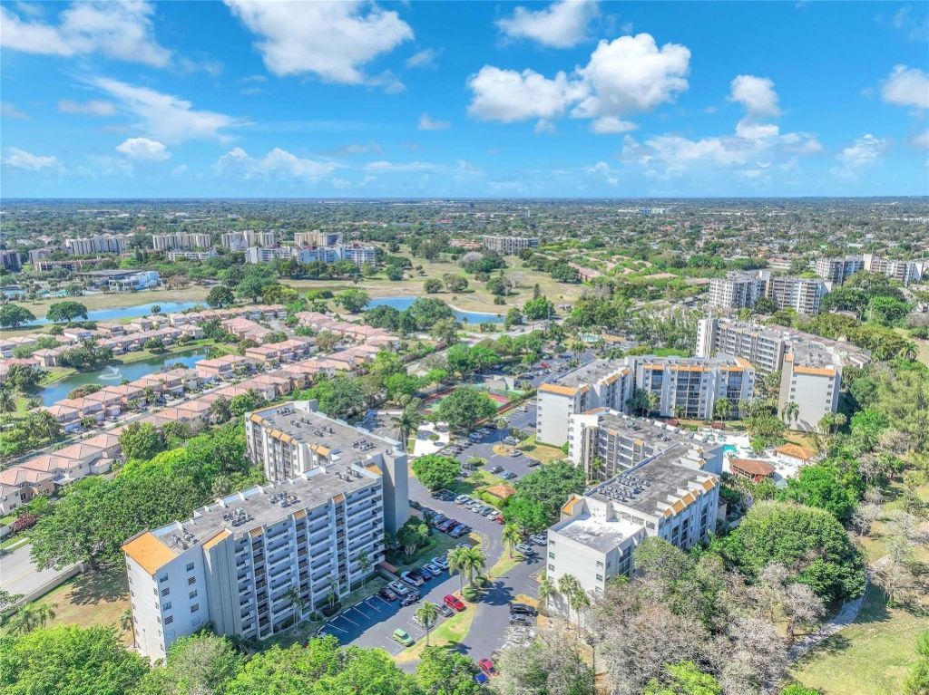 3910 Inverrary Boulevard, Unit 308-b, Lauderhill, FL 33319 Photo