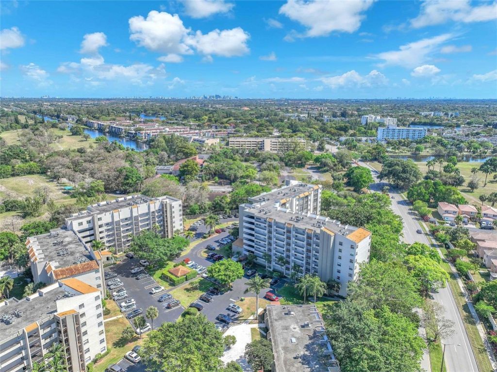 3910 Inverrary Boulevard, Unit 308-b, Lauderhill, FL 33319 Photo