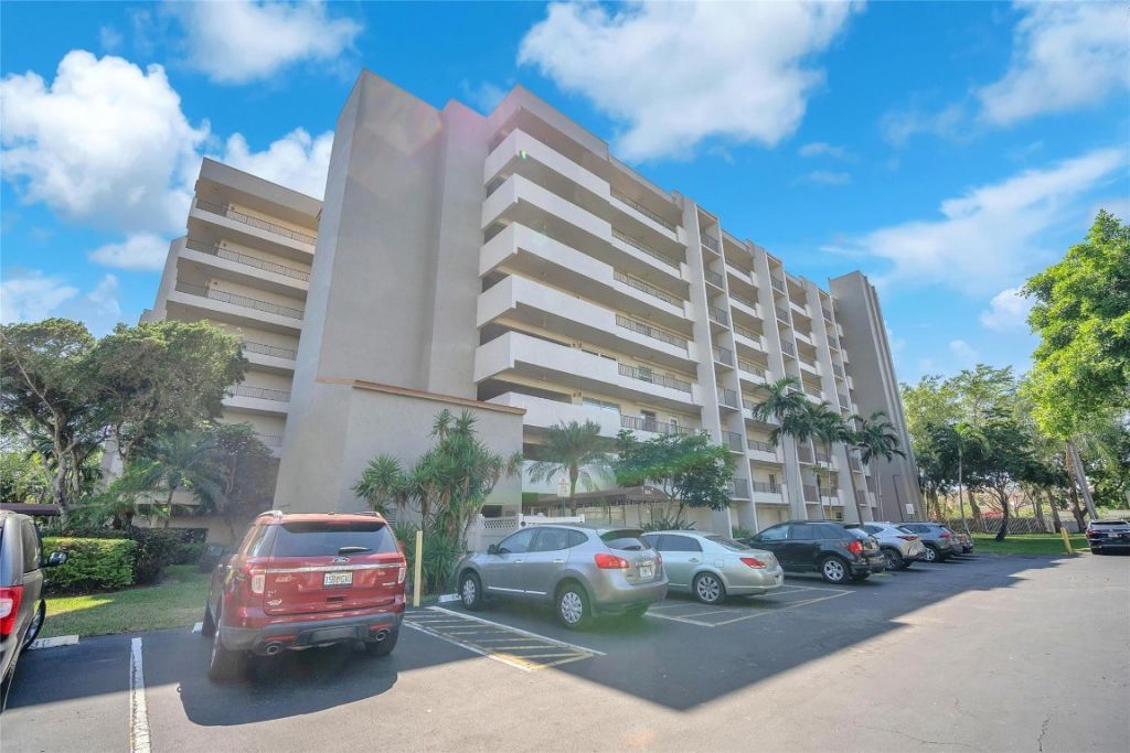 3910 Inverrary Boulevard, Unit 308-b, Lauderhill, FL 33319 Photo