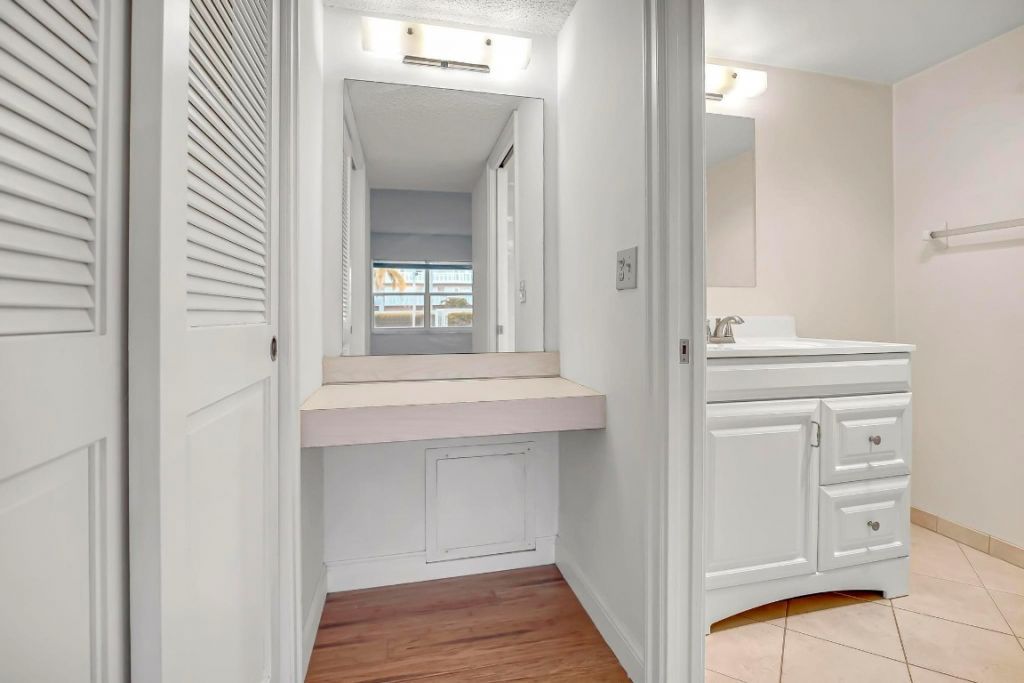 9872 Marina Boulevard, Unit 1417, Boca Raton, FL 33428 Photo