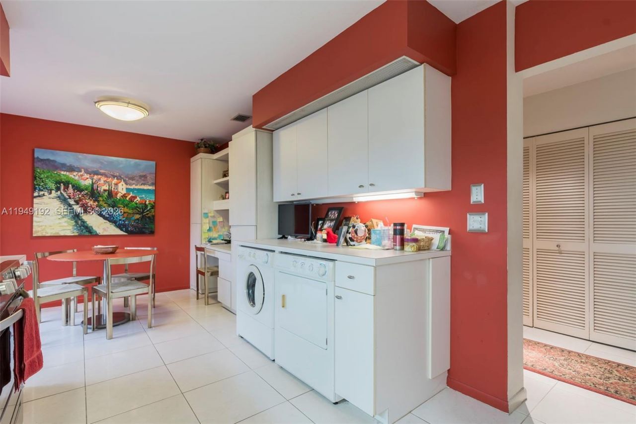 2 Eastgate Dr, Unit C, Boynton Beach, FL 33436 Photo