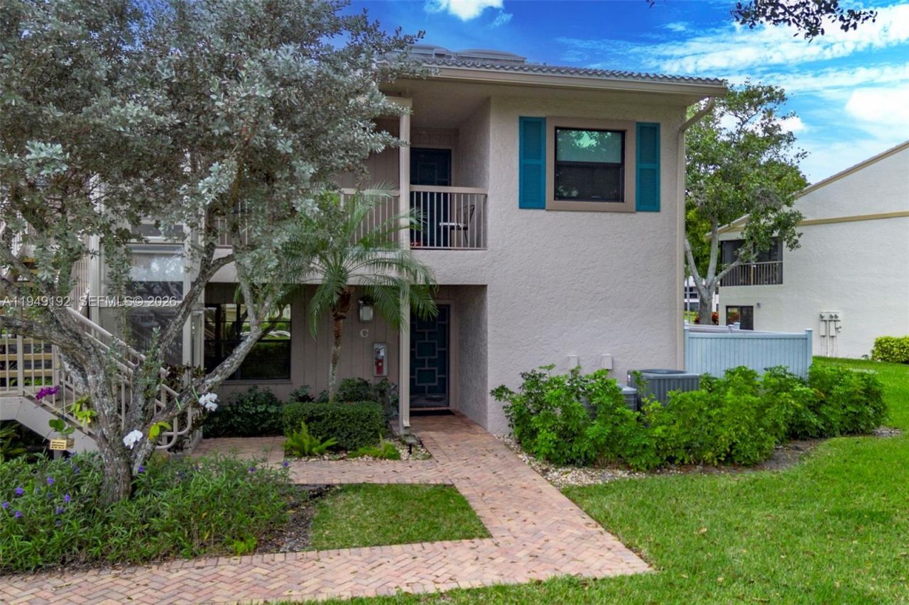 2 Eastgate Dr, Unit C, Boynton Beach, FL 33436 Photo