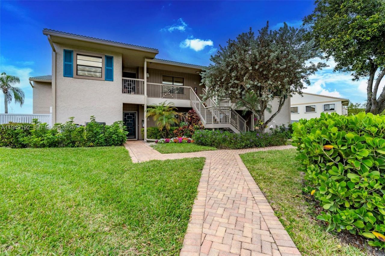 2 Eastgate Dr, Unit C, Boynton Beach, FL 33436 Photo