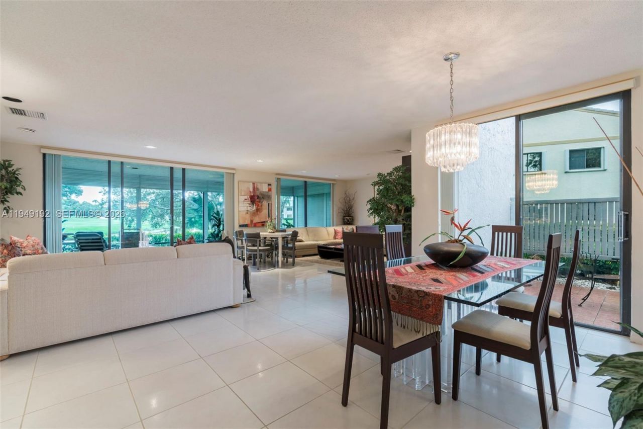 2 Eastgate Dr, Unit C, Boynton Beach, FL 33436 Photo