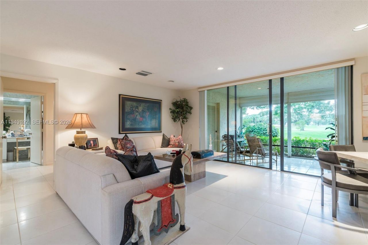 2 Eastgate Dr, Unit C, Boynton Beach, FL 33436 Photo