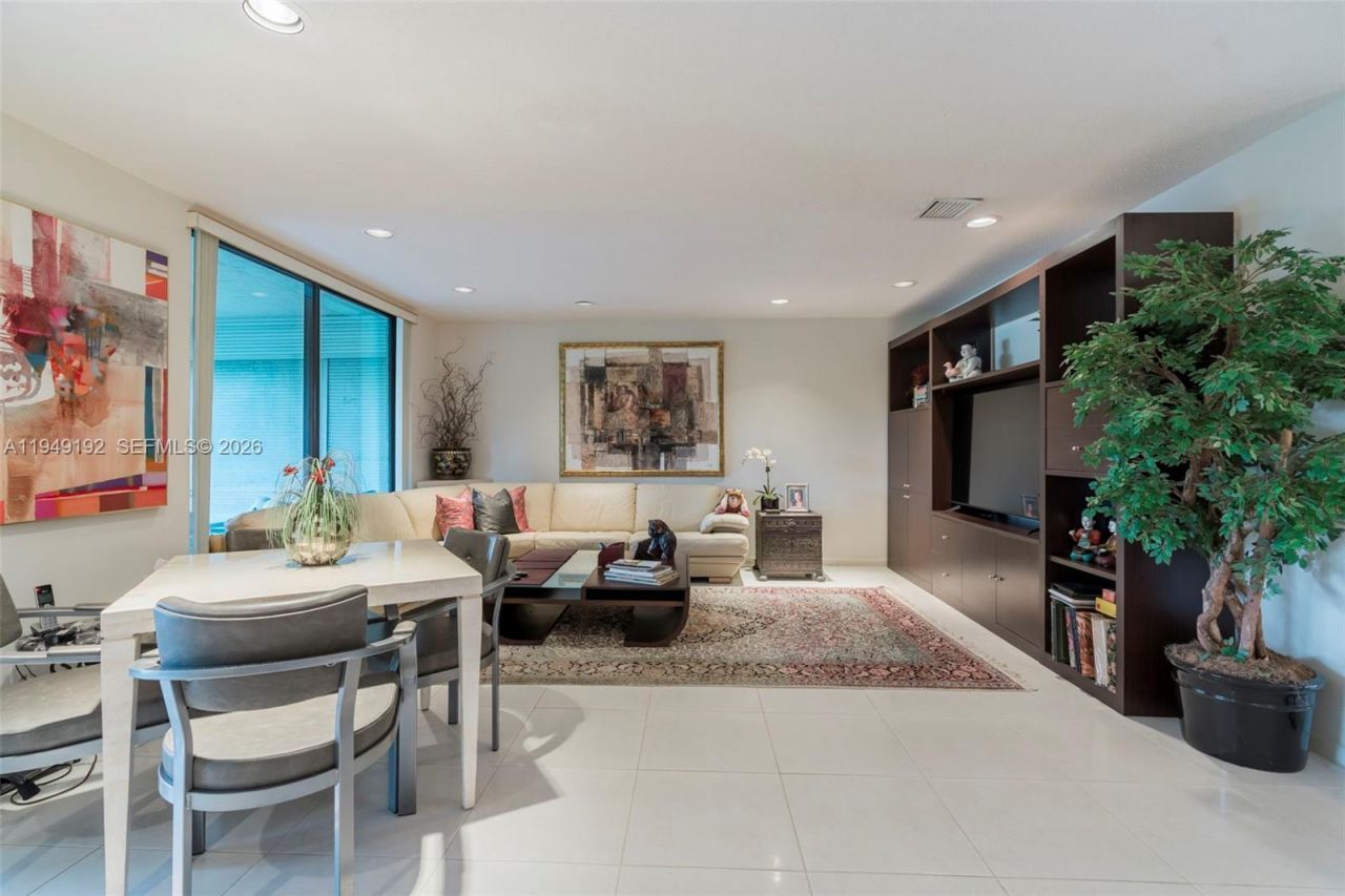 2 Eastgate Dr, Unit C, Boynton Beach, FL 33436 Photo