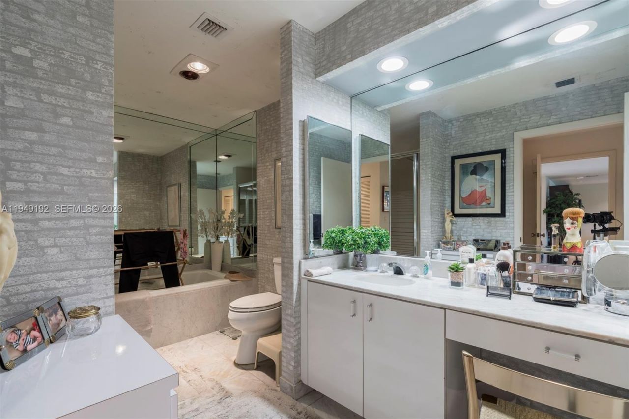 2 Eastgate Dr, Unit C, Boynton Beach, FL 33436 Photo