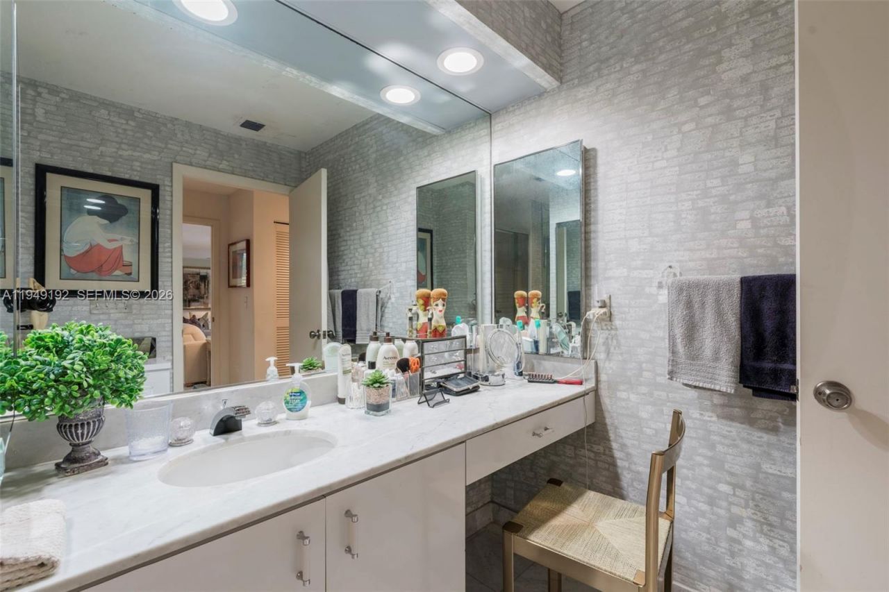 2 Eastgate Dr, Unit C, Boynton Beach, FL 33436 Photo