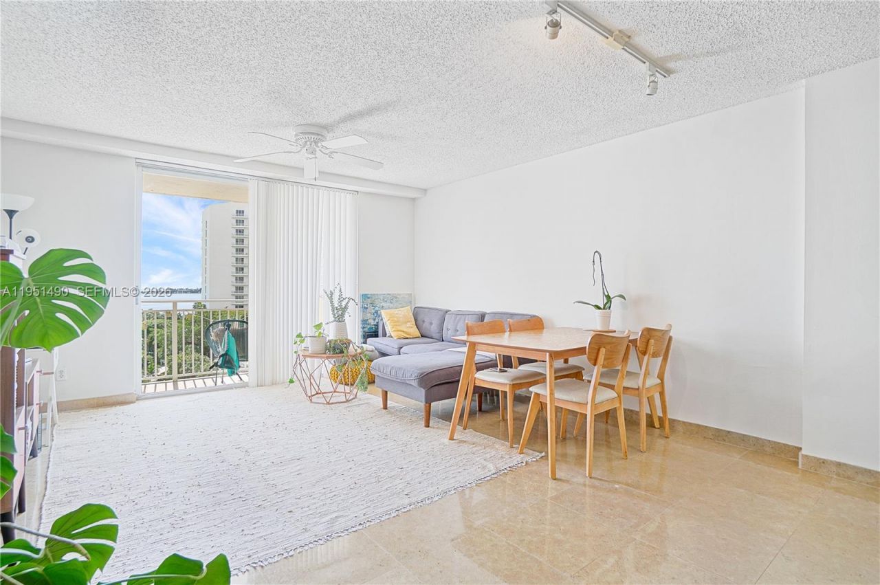 Please Call For Address, Unit 906, Miami, FL 33131 Photo