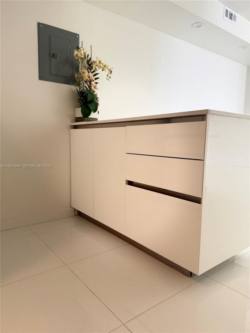 4000 Towerside Ter, Unit 1704, Miami, FL 33138 Photo