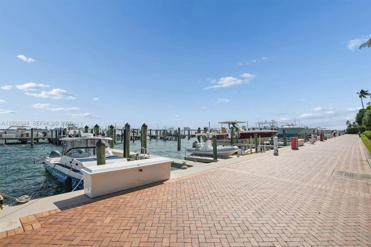 4000 Towerside Ter, Unit 1704, Miami, FL 33138 Photo