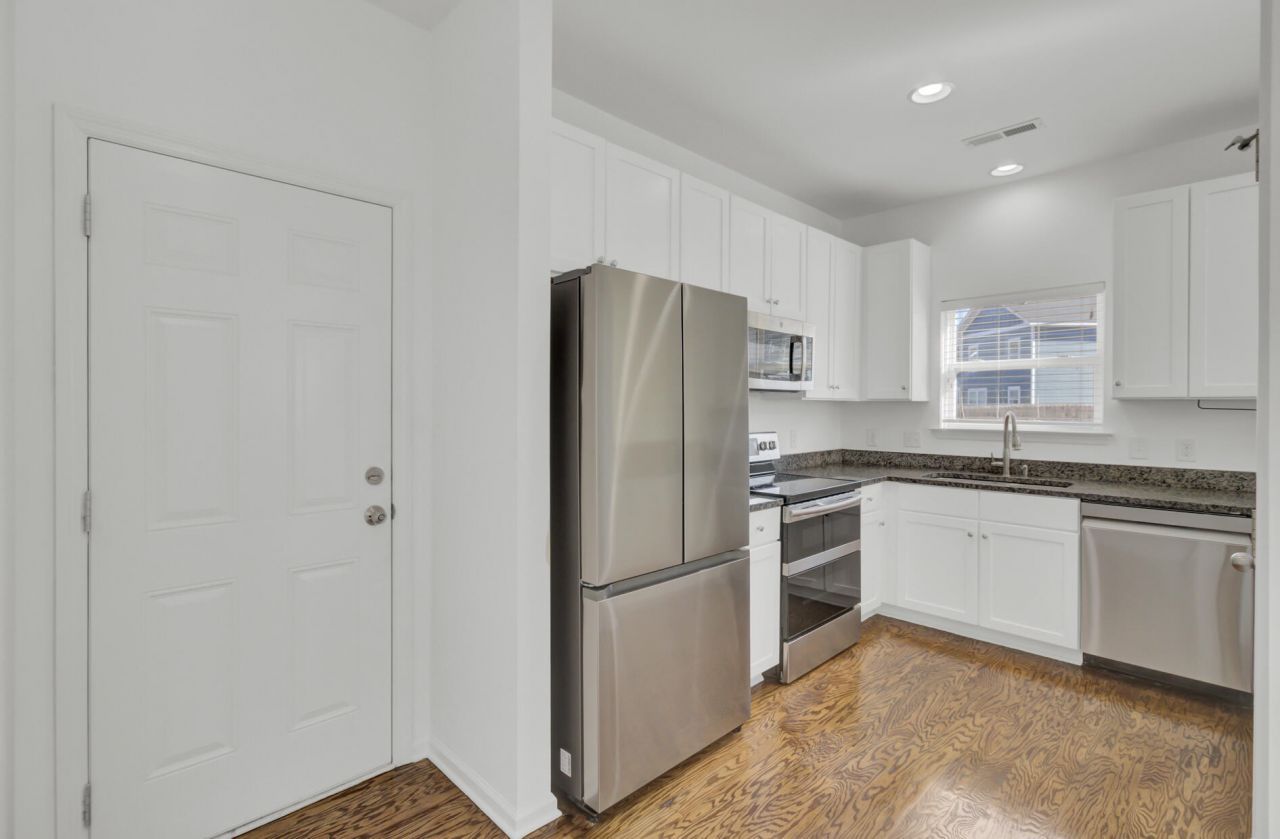 420 Sablewood Drive Photo 18