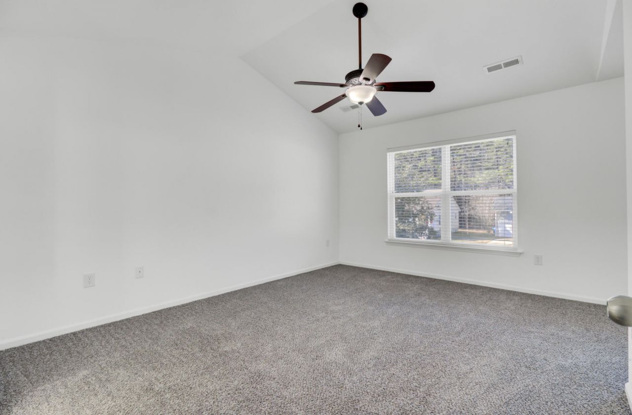 420 Sablewood Drive Photo 32