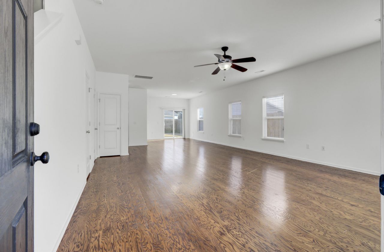 420 Sablewood Drive Photo 6