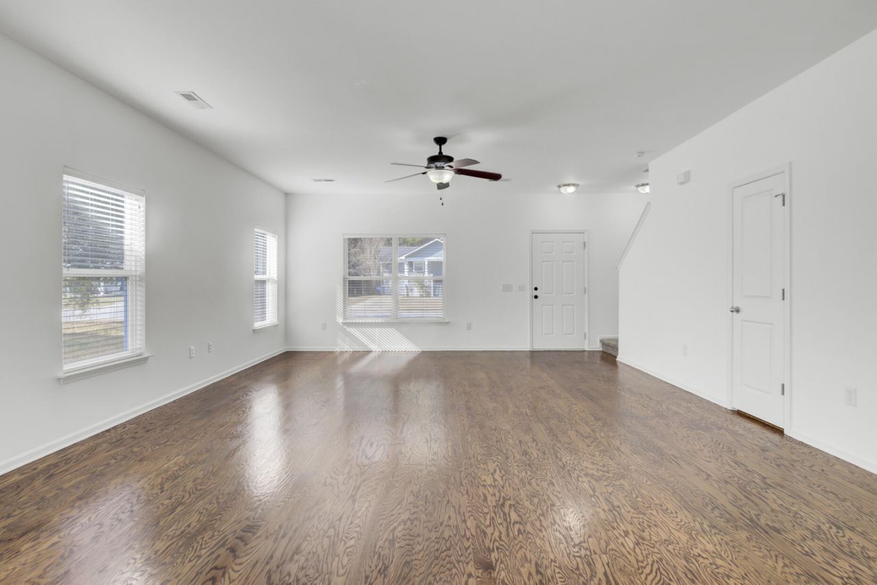 420 Sablewood Drive Photo 8