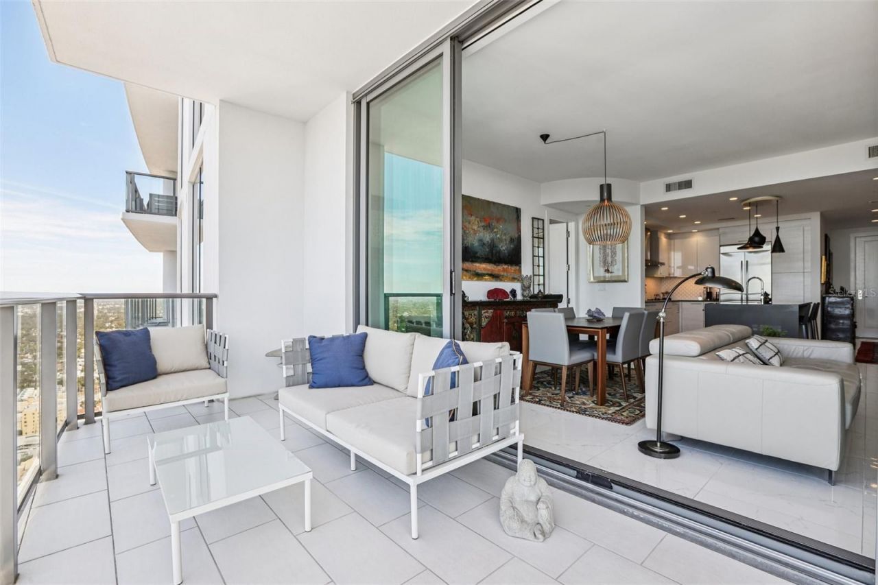 100 1st Avenue N, Unit 3806, Saint Petersburg, FL 33701 Photo