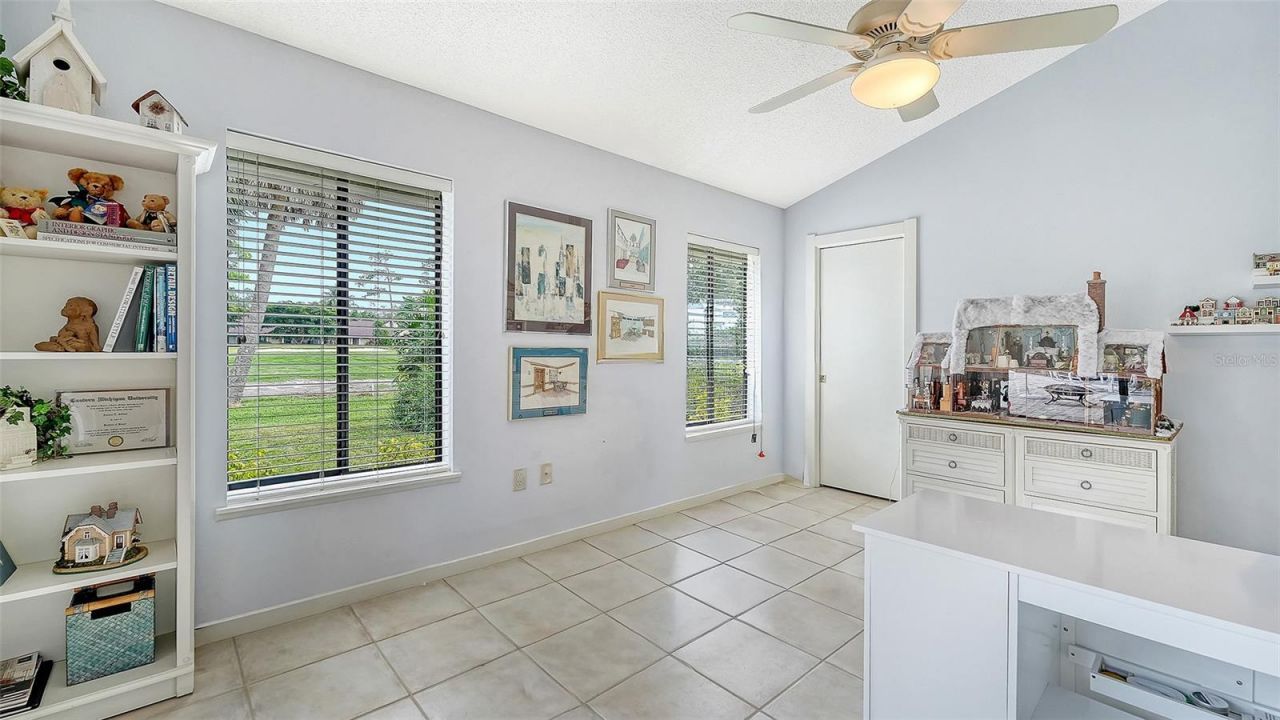 8142 Misty Oaks Boulevard, Sarasota, FL 34243 Photo