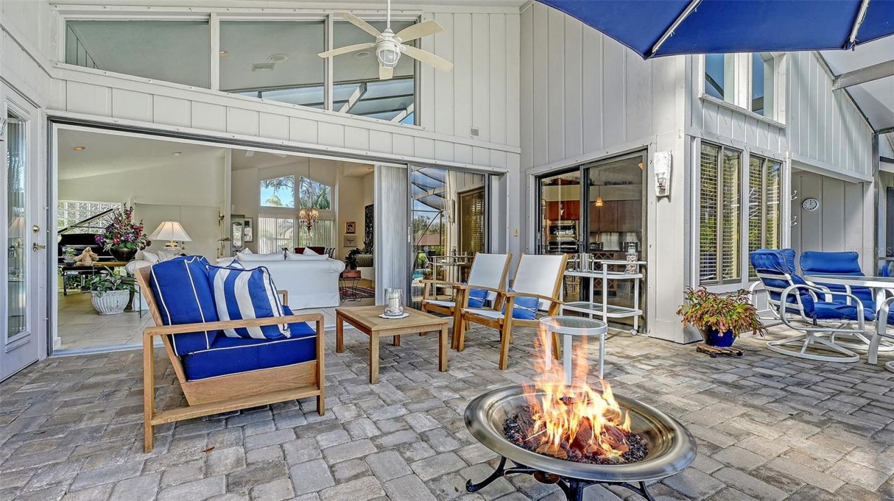 8142 Misty Oaks Boulevard, Sarasota, FL 34243 Photo