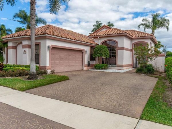 10122 Lexington Circle N, Boynton Beach, FL 33436