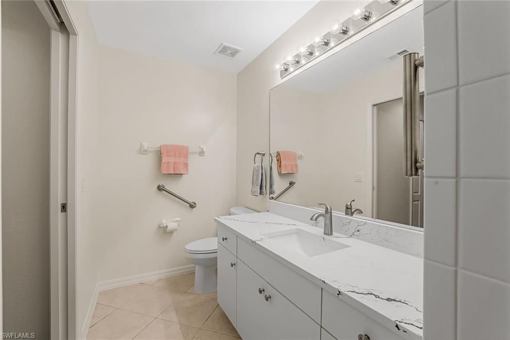 16625 Lake Circle Dr, Unit 518, Fort Myers, FL 33908 Photo