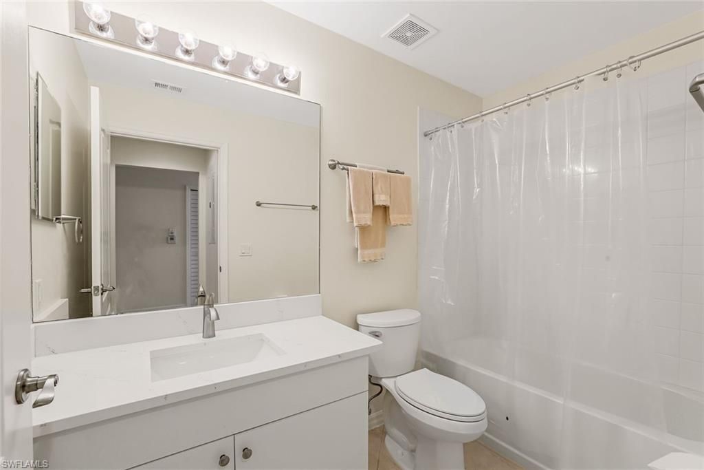 16625 Lake Circle Dr, Unit 518, Fort Myers, FL 33908 Photo