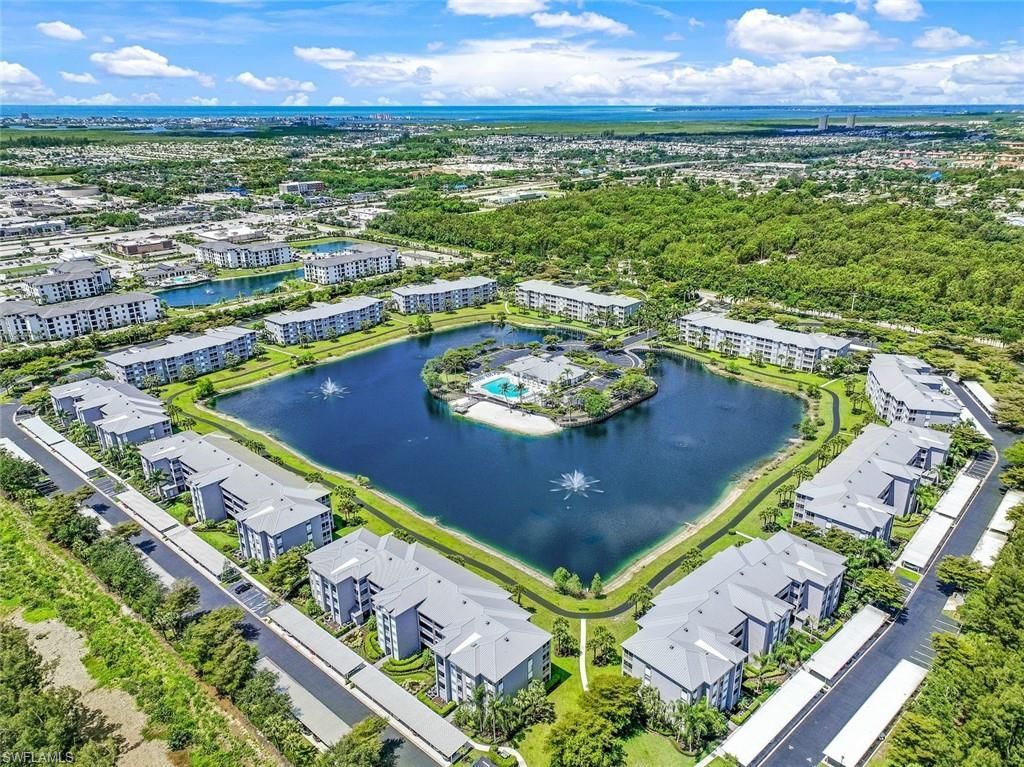 16625 Lake Circle Dr, Unit 518, Fort Myers, FL 33908 Photo