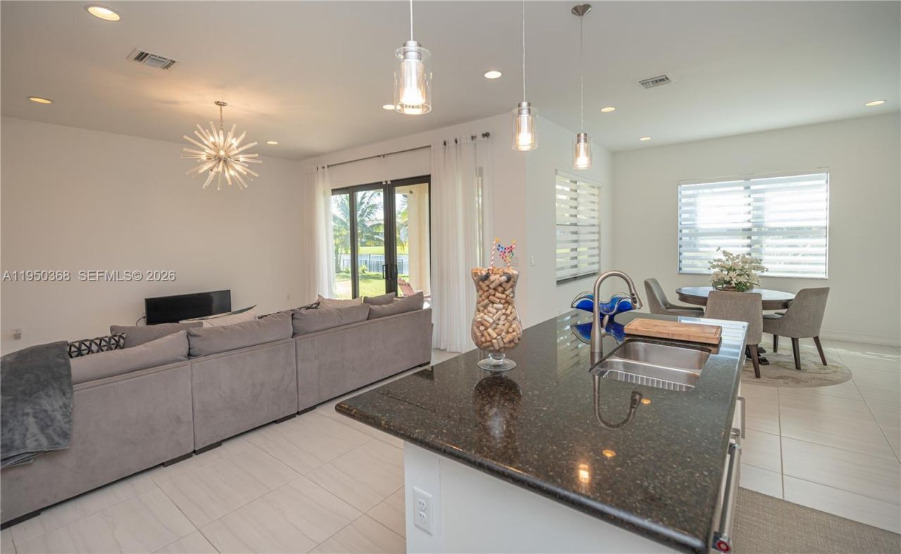 11824 SW 13th Ct, Pembroke Pines, FL 33025 Photo
