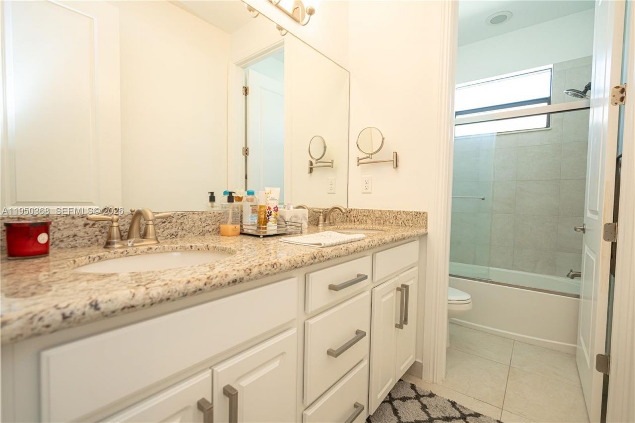 11824 SW 13th Ct, Pembroke Pines, FL 33025 Photo