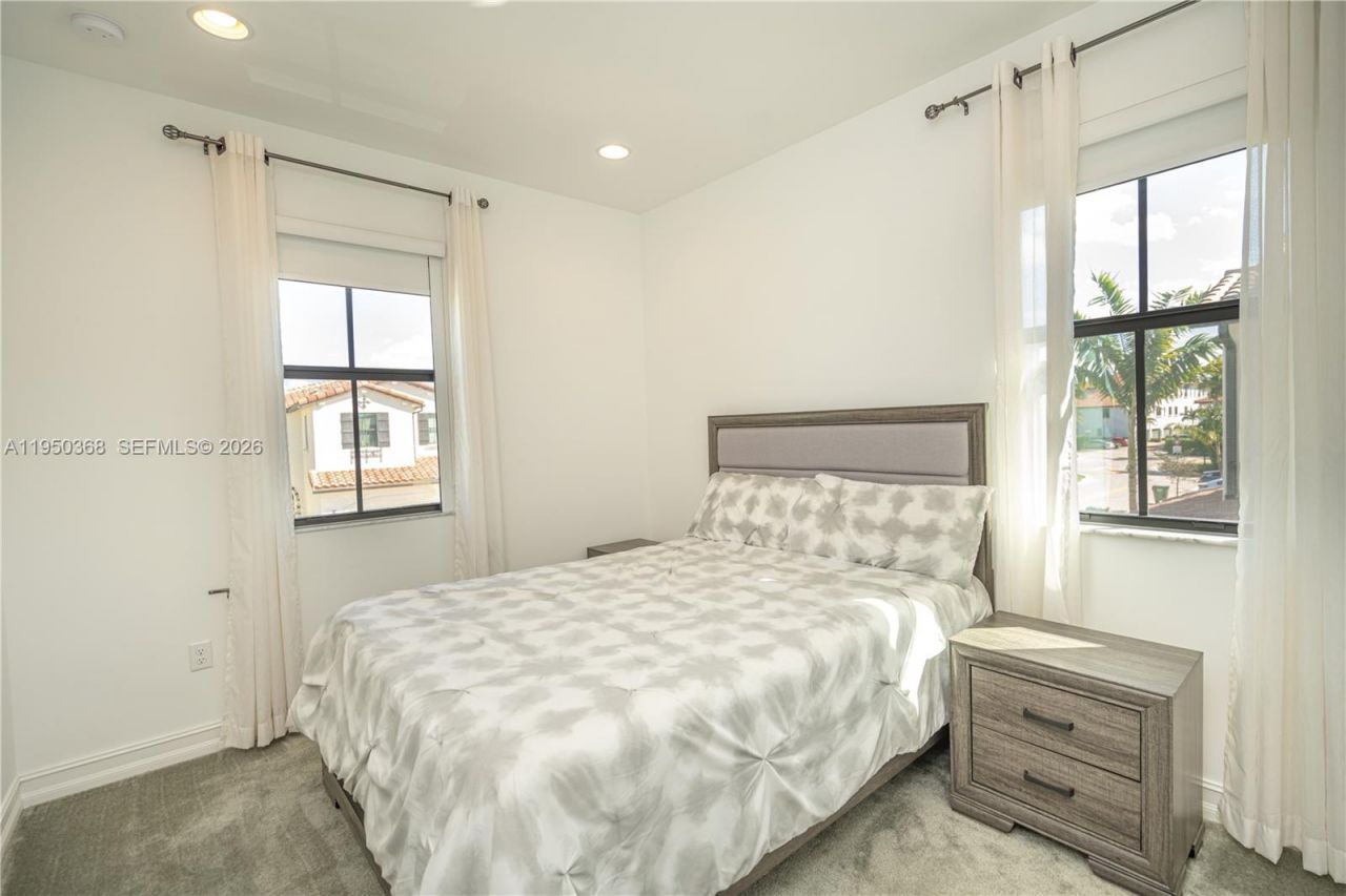 11824 SW 13th Ct, Pembroke Pines, FL 33025 Photo