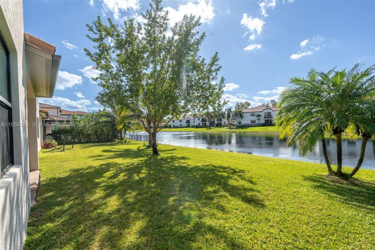 11824 SW 13th Ct, Pembroke Pines, FL 33025 Photo