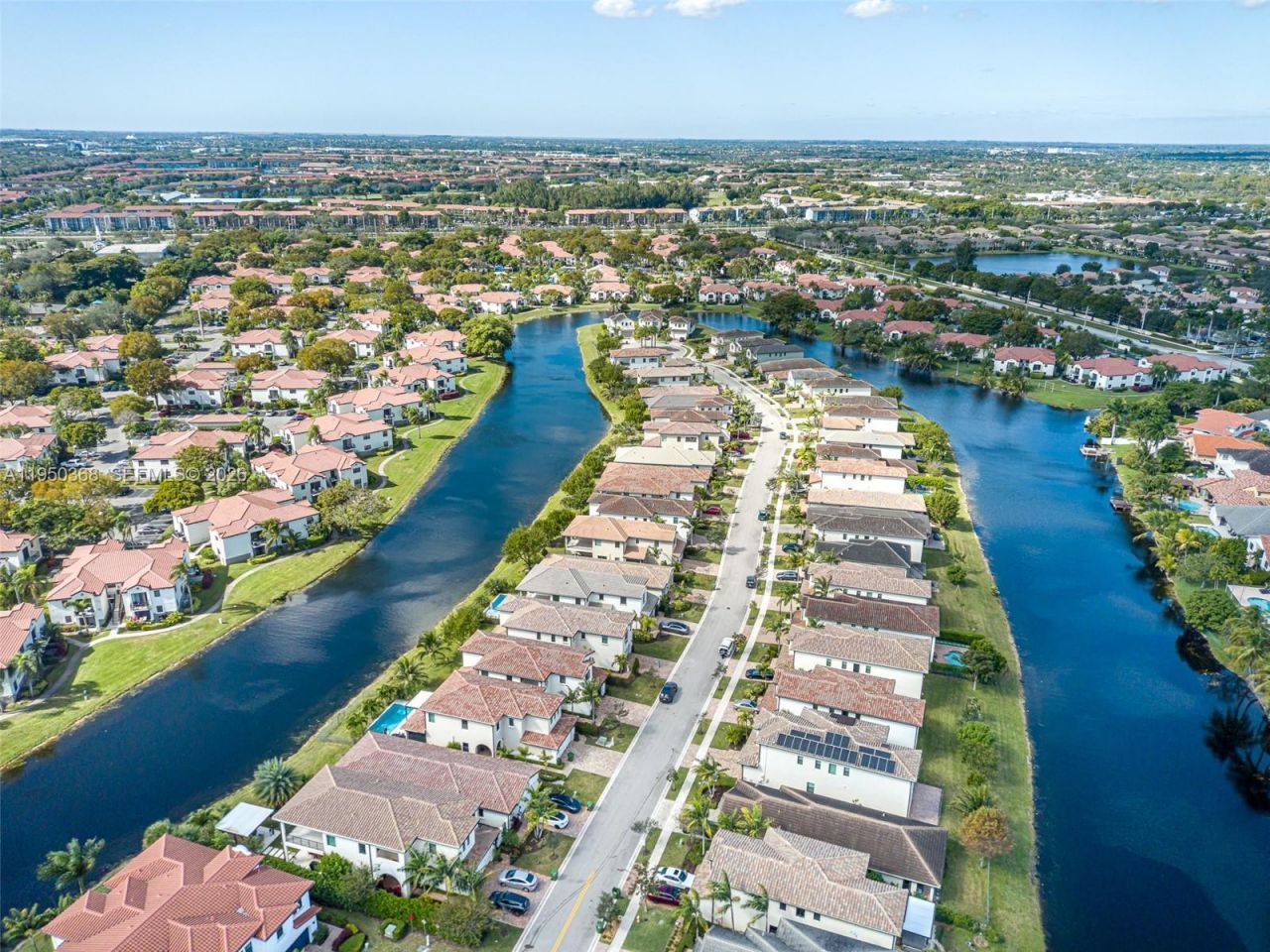 11824 SW 13th Ct, Pembroke Pines, FL 33025 Photo