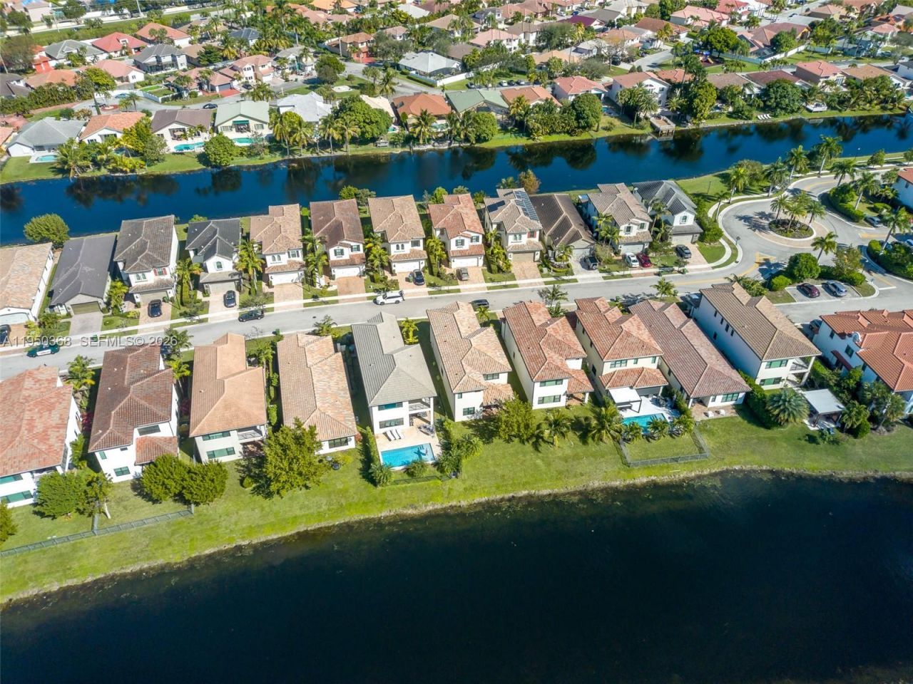 11824 SW 13th Ct, Pembroke Pines, FL 33025 Photo