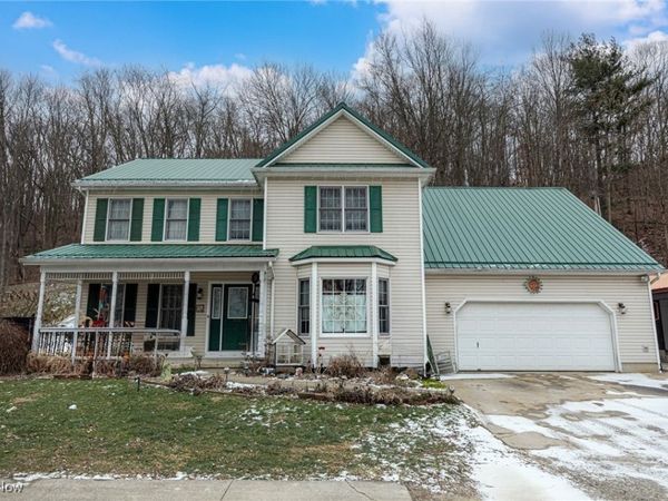828 Green Drive, Coshocton, OH 43812