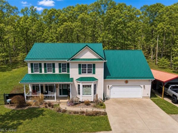 828 Green Drive, Coshocton, OH 43812