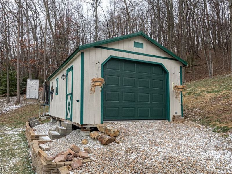 828 Green Drive, Coshocton, OH 43812 Photo 4