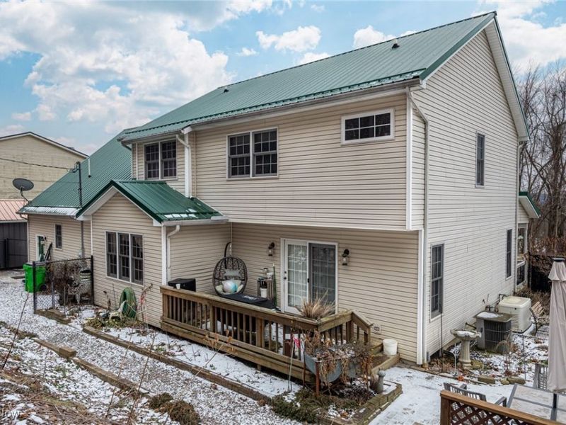 828 Green Drive, Coshocton, OH 43812 Photo 6