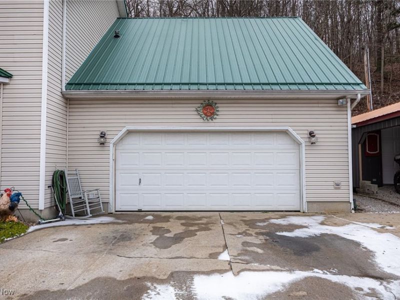 828 Green Drive, Coshocton, OH 43812 Photo 8