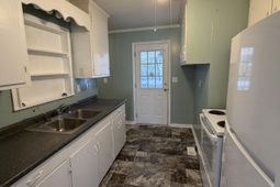 1510 Hudson Road photo 4