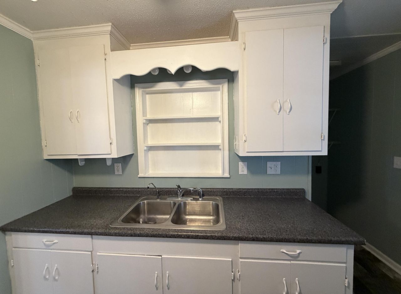 1510 Hudson Road Photo 5