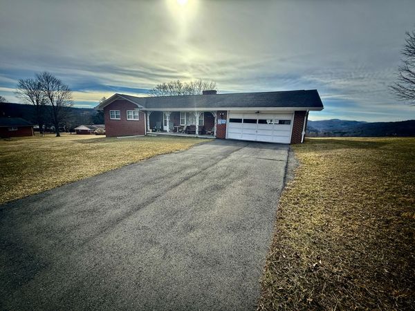 173 Rocky Hill Rd, Ronceverte, WV 24970