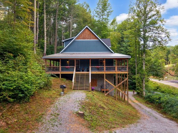 2489 Waldens Creek Rd, Sevierville, TN 37862