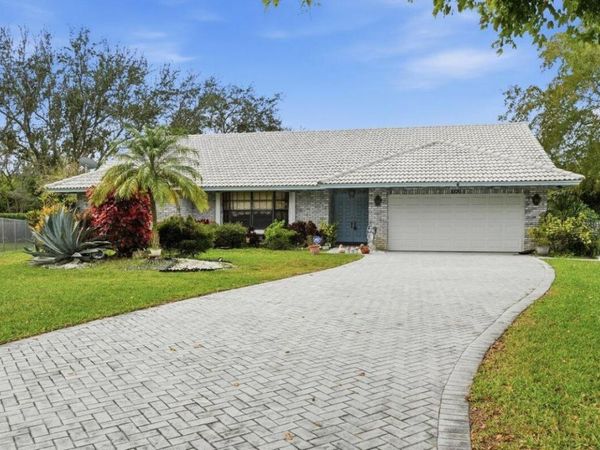 8870 NW 49th Drive, Coral Springs, FL 33067