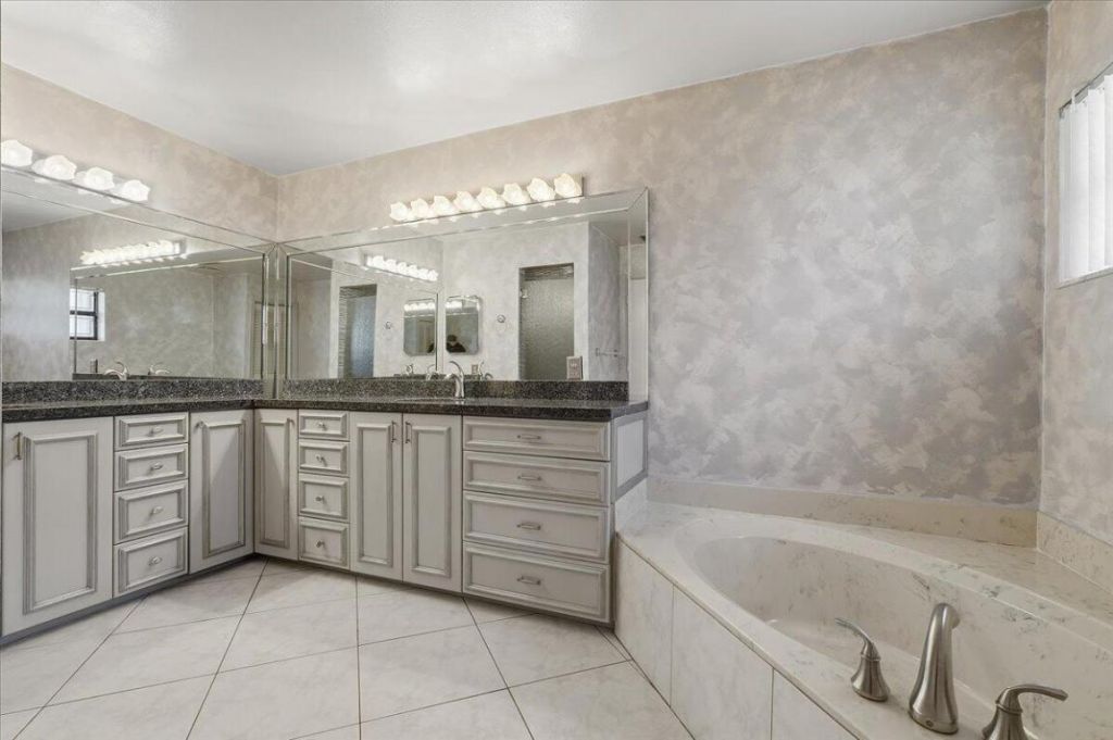 8870 NW 49th Drive, Coral Springs, FL 33067 Photo