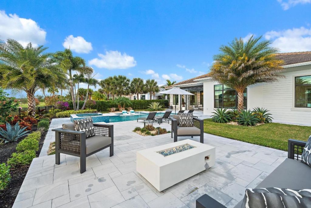 9243 Coral Isles Circle, Palm Beach Gardens, FL 33412 Photo