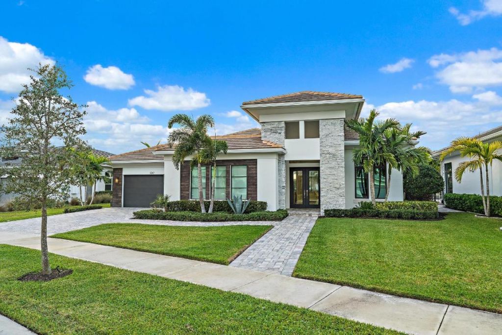 9243 Coral Isles Circle, Palm Beach Gardens, FL 33412 Photo