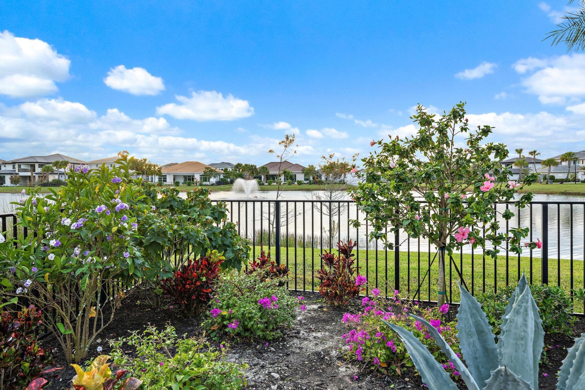 9243 Coral Isles Circle, Palm Beach Gardens, FL 33412 Photo